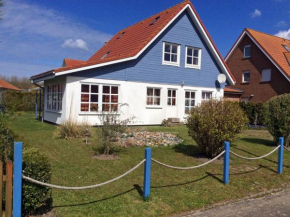 Helene Comfortable holiday residence, Wiek Auf Rügen 